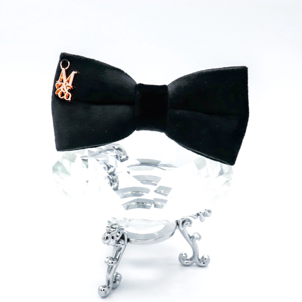 the-headliner-velvet-bow-tie